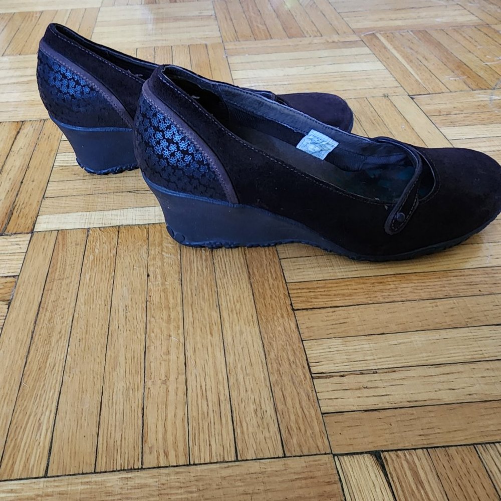Merrell brown suede wedge heel sandal, women's 8